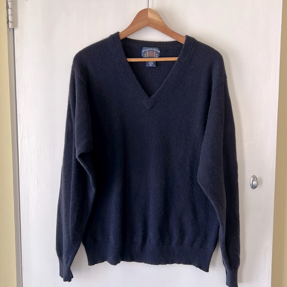 100% cashmere V neck, XXL